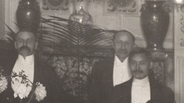 Alexander Shand at a formal dinner with friends and colleagues, 1905. Shand is second from right. © RBS 2018