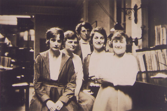 Staff at London County & Westminster Bank's London Victoria Street branch, 1919 © RBS 2018